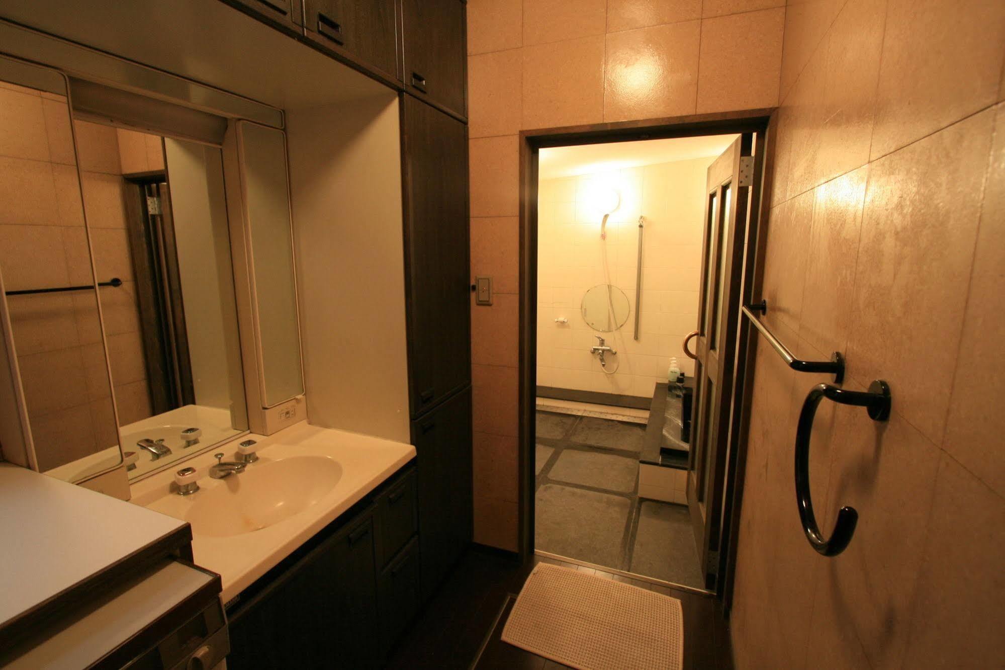 Waraku House Hostel Kyoto Exterior photo