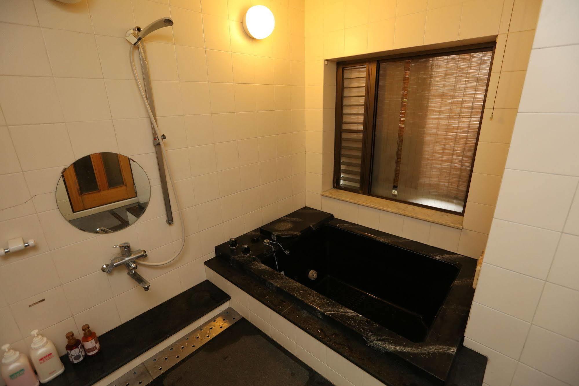 Waraku House Hostel Kyoto Exterior photo